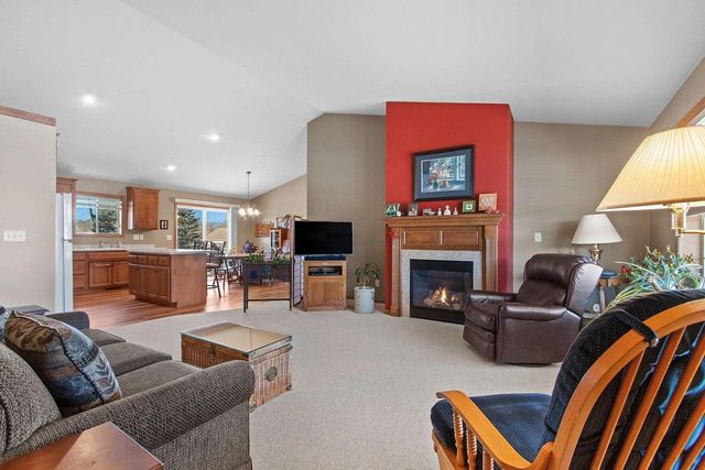 1105 FAVERSHAM WAY, Green Bay, WI 54313