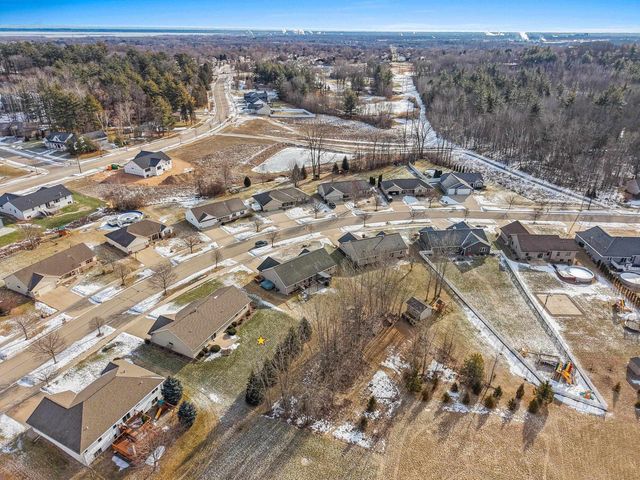 1105 FAVERSHAM WAY, Green Bay, WI 54313