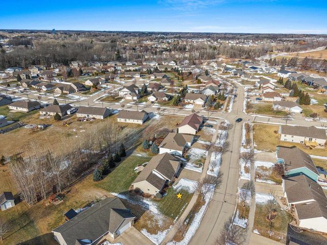 1105 FAVERSHAM WAY, Green Bay, WI 54313