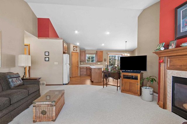 1105 FAVERSHAM WAY, Green Bay, WI 54313