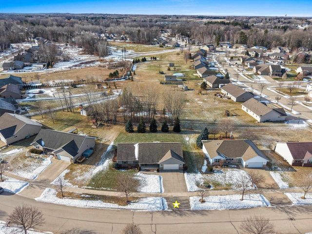 1105 FAVERSHAM WAY, Green Bay, WI 54313