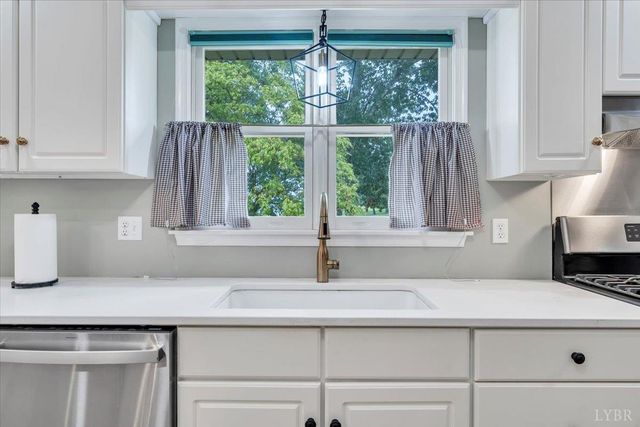 1037 Whitetail Drive, Huddleston, VA 24104