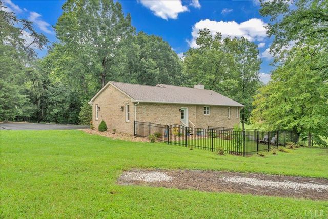 1037 Whitetail Drive, Huddleston, VA 24104