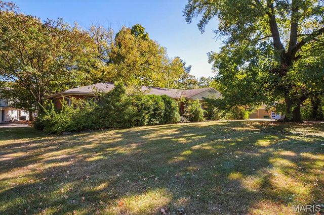 1670 Bennett Avenue, St Louis, MO 63122