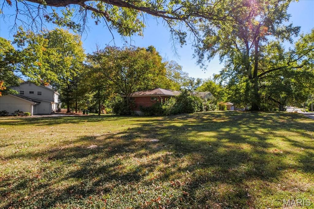 1670 Bennett Avenue, St Louis, MO 63122