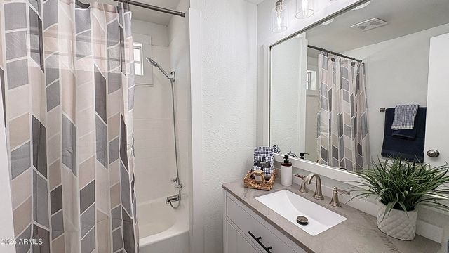 305 S VAL VISTA Drive S 94, Mesa, AZ 85204