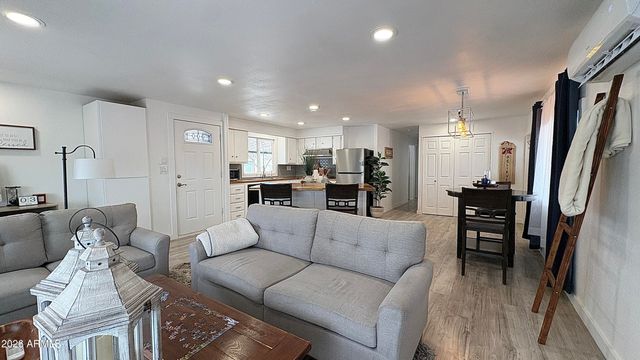 305 S VAL VISTA Drive S 94, Mesa, AZ 85204