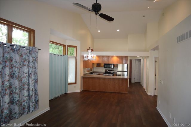 13368 Julie Anne Court 1, Fenton Charter Township, MI 48430