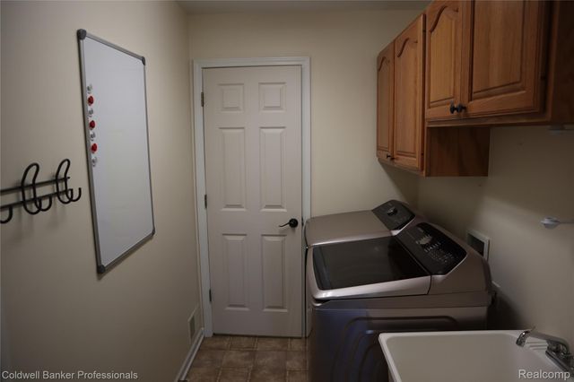 13368 Julie Anne Court 1, Fenton Charter Township, MI 48430