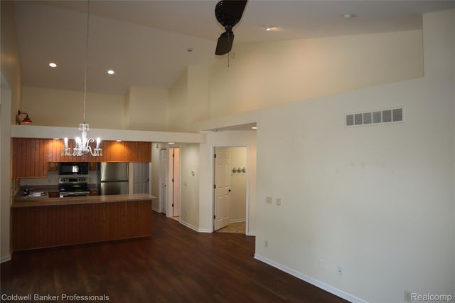 13368 Julie Anne Court 1, Fenton Charter Township, MI 48430