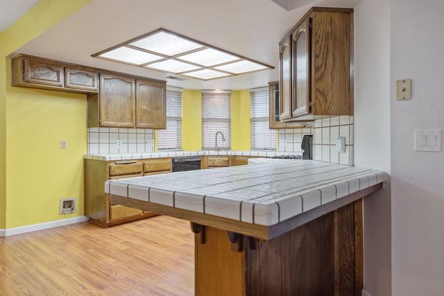 1279 Lincoln Street, Tulare, CA 93274