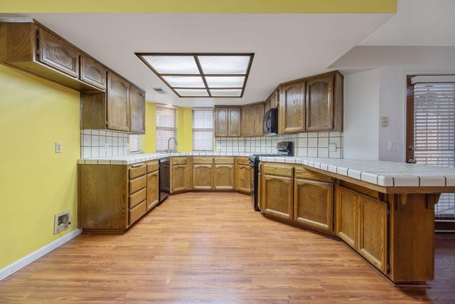 1279 Lincoln Street, Tulare, CA 93274