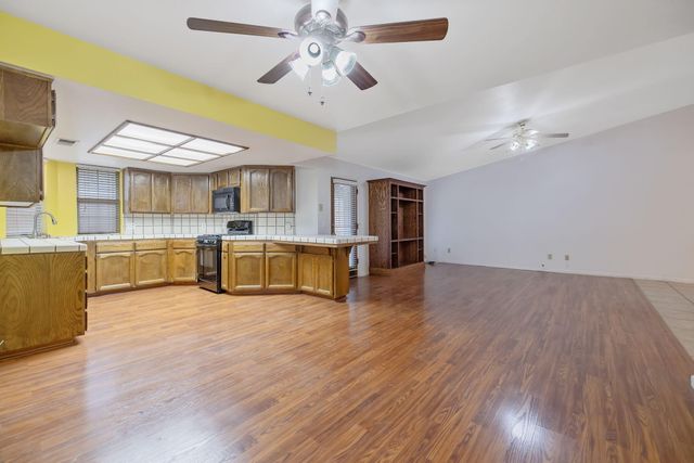 1279 Lincoln Street, Tulare, CA 93274