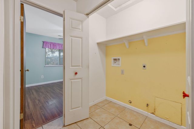 1279 Lincoln Street, Tulare, CA 93274