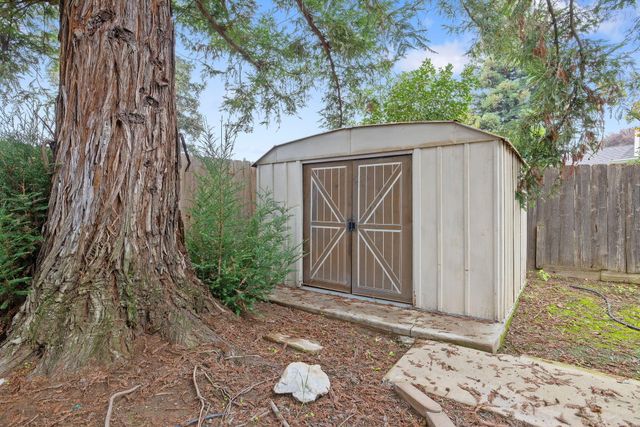 1279 Lincoln Street, Tulare, CA 93274