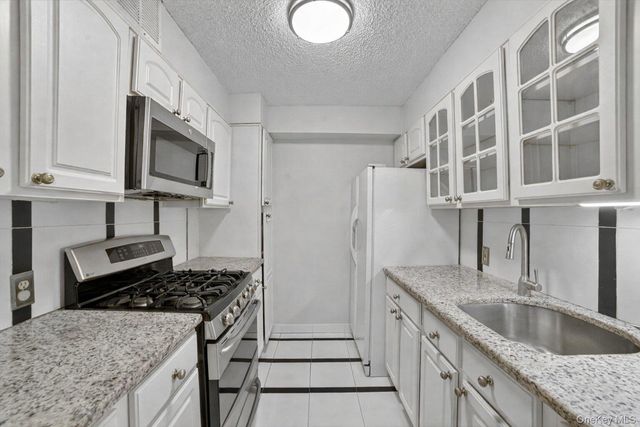 66 Crisfield 1X, Yonkers, NY 10710