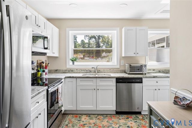 565 Rochelle Rd, Richmond, VA 23238