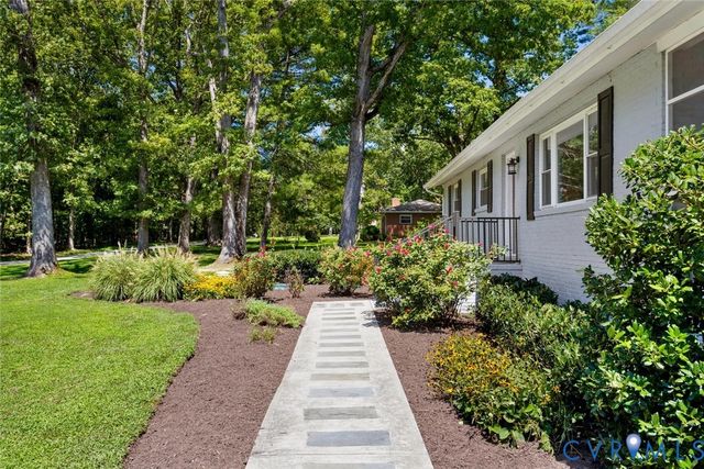 565 Rochelle Rd, Richmond, VA 23238