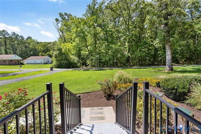565 Rochelle Rd, Richmond, VA 23238