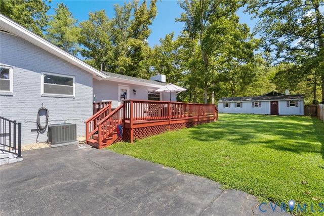 565 Rochelle Rd, Richmond, VA 23238