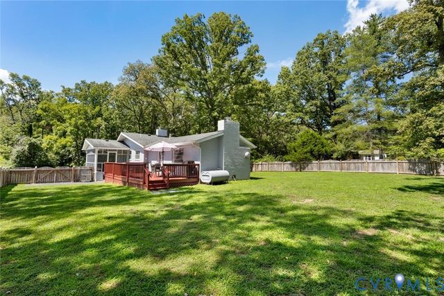 565 Rochelle Rd, Richmond, VA 23238