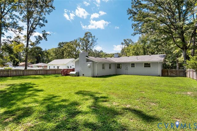 565 Rochelle Rd, Richmond, VA 23238