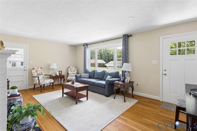 565 Rochelle Rd, Richmond, VA 23238