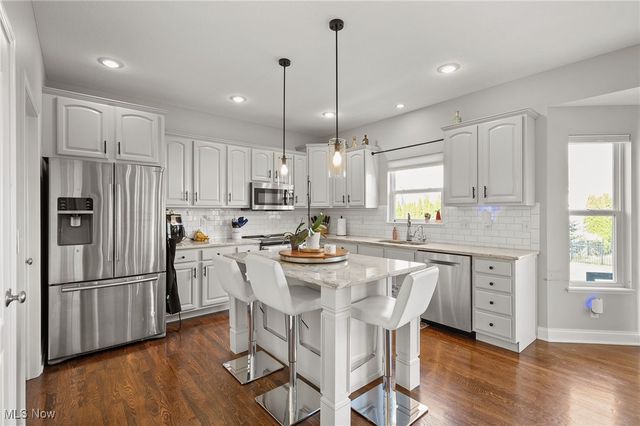 742 Brookside Circle, Avon Lake, OH 44012