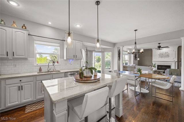 742 Brookside Circle, Avon Lake, OH 44012