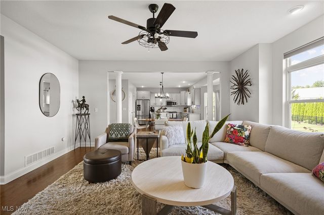 742 Brookside Circle, Avon Lake, OH 44012