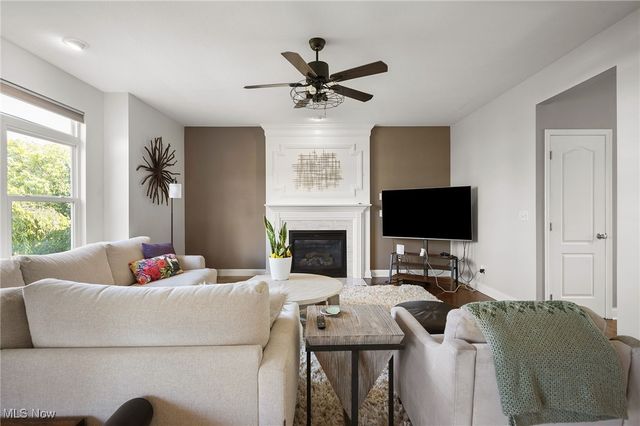 742 Brookside Circle, Avon Lake, OH 44012