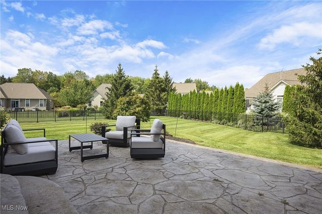 742 Brookside Circle, Avon Lake, OH 44012