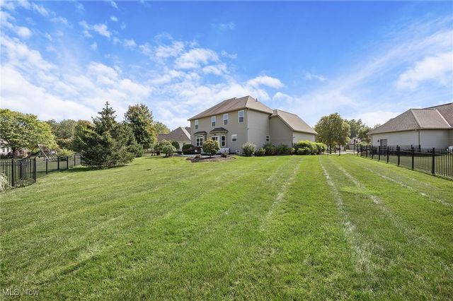 742 Brookside Circle, Avon Lake, OH 44012