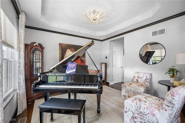 742 Brookside Circle, Avon Lake, OH 44012