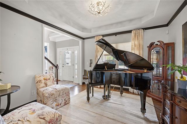 742 Brookside Circle, Avon Lake, OH 44012