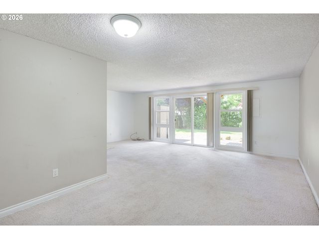 13600 Ne 18th St 26, Vancouver, WA 98684