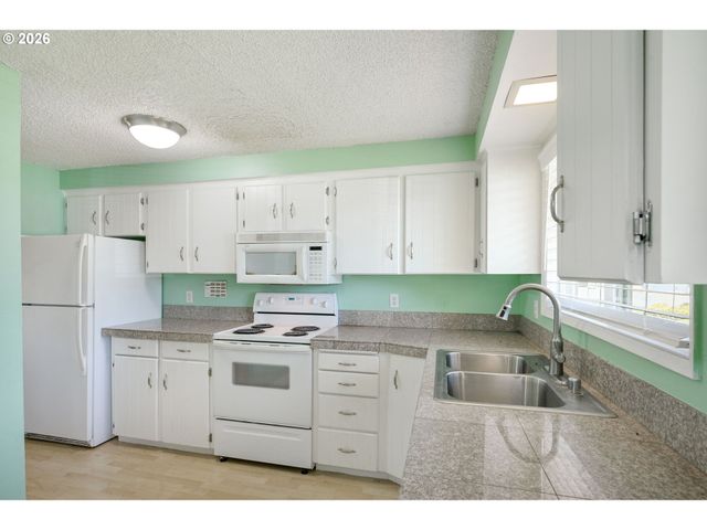13600 Ne 18th St 26, Vancouver, WA 98684