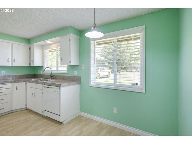 13600 Ne 18th St 26, Vancouver, WA 98684