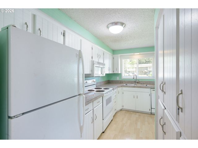 13600 Ne 18th St 26, Vancouver, WA 98684