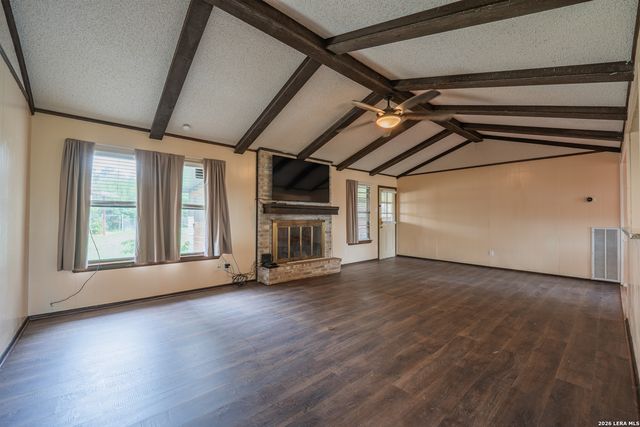 1002 RIVER OAK DR, Seguin, TX 78155