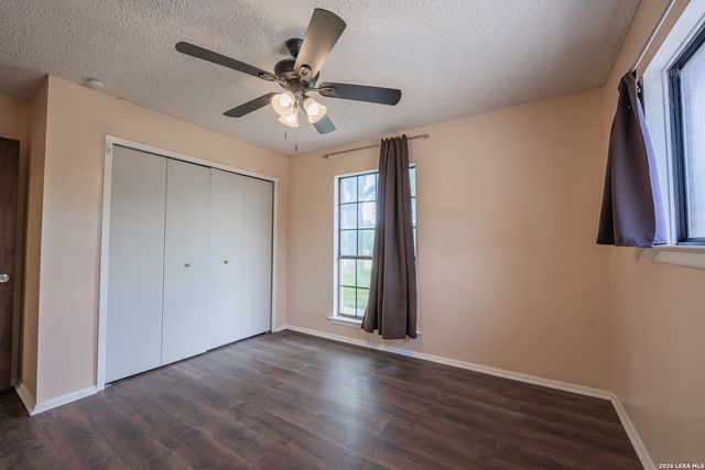 1002 RIVER OAK DR, Seguin, TX 78155