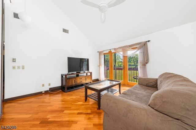 48 Van Lieus Rd, East Amwell Twp., NJ 08551