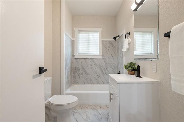 315 Osage Street, Buckner, MO 64016