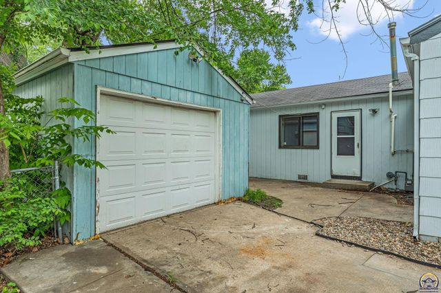 2121 SW Jewell AVE, Topeka, KS 66611