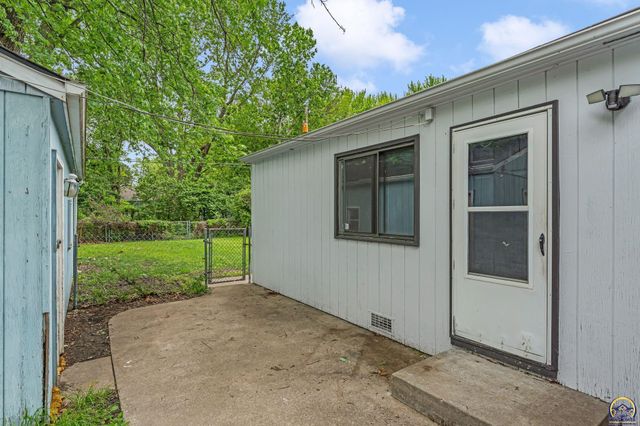 2121 SW Jewell AVE, Topeka, KS 66611