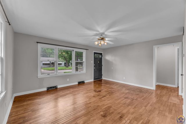 2121 SW Jewell AVE, Topeka, KS 66611