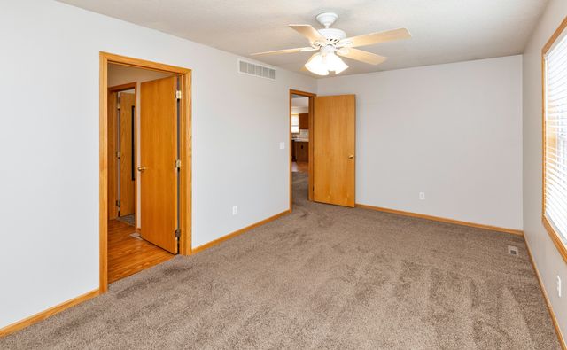 2536 Riverwoods Avenue, Des Moines, IA 50320