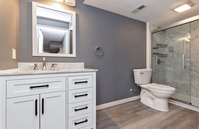 2536 Riverwoods Avenue, Des Moines, IA 50320