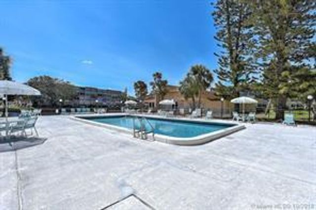 2731 TAFT Street 309, Hollywood, FL 33020