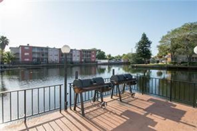 2731 TAFT Street 309, Hollywood, FL 33020